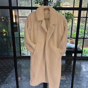 Alo long Sherpa coat xs runs big
